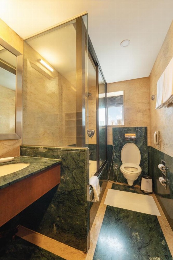 The Shalimar Hotel, Kemps Corner image 21