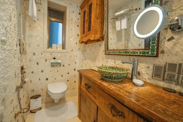 The Shalimar Hotel, Kemps Corner image 24