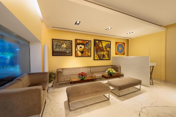 The Shalimar Hotel, Kemps Corner image 4