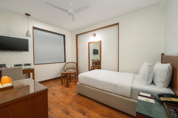 The Shalimar Hotel, Kemps Corner image 45