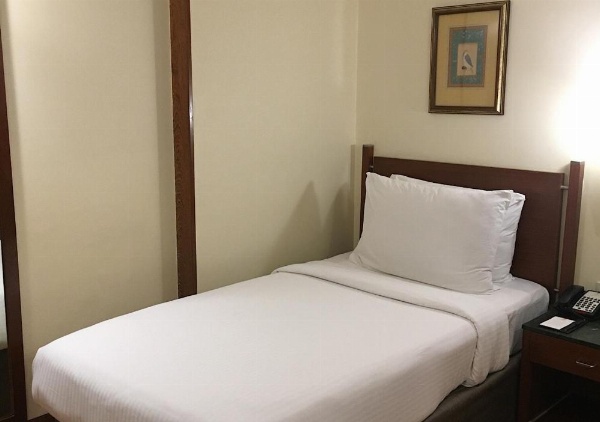 The Shalimar Hotel, Kemps Corner image 48